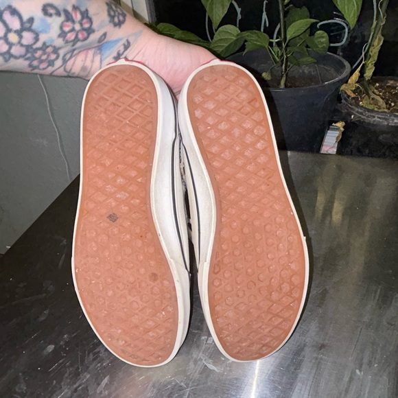 Toms little girls size 1.5 pink plaid with floral heel - Picture 2 of 9